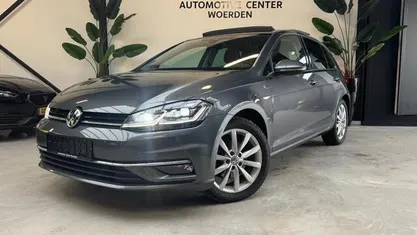 Occasion 2018 VW Golf VII Highline Hatchback | € 19.499 (Eerlijke prijs)