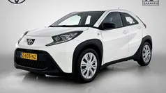 Gebruikt 2024 Toyota Aygo Play Hatchback | € 17.445 (Eerlijke prijs)