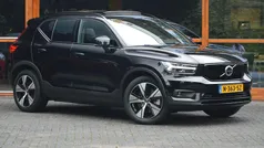 Zwart, metallic lak Gebruikt 2021 Volvo XC40 SUV | € 27.950 (Eerlijke prijs)