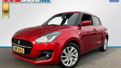 Rood Gebruikt 2023 Suzuki Swift Hatchback | € 17.390 (Eerlijke prijs)