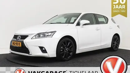 Wit Gebruikt 2015 Lexus CT200h Business Edition Hatchback | € 14.450 (Eerlijke prijs)