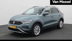 Blauw Gebruikt 2024 VW T-Roc Edition SUV | € 33.900 (Eerlijke prijs)