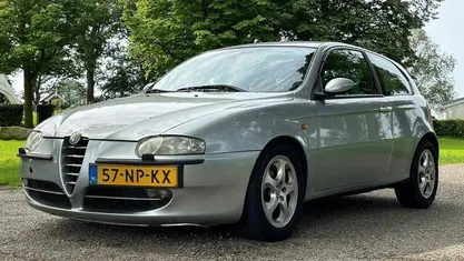 Grijs Gebruikt 2004 Alfa Romeo 147 Distinctive Hatchback | € 1.499 (Eerlijke prijs)