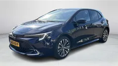 Blauw Gebruikt 2024 Toyota Corolla Hybrid Hatchback | € 31.990 (Eerlijke prijs)
