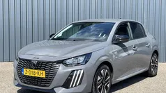 Grijs Gebruikt 2024 Peugeot 208 Allure Hatchback | € 18.940 (Eerlijke prijs)