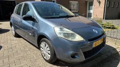 Blauw Gebruikt 2010 Renault Clio II Hatchback | € 2.150 (Eerlijke prijs)