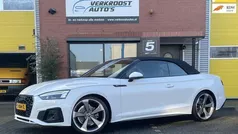 Wit, metallic lak Gebruikt 2022 Audi A5 Cabriolet Black Edition Cabriolet | € 47.950 (Eerlijke prijs)