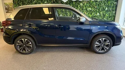 Gebruikt 2024 Suzuki Vitara Style SUV | € 25.999 (Eerlijke prijs)
