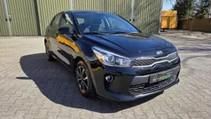 Zwart Gebruikt 2018 Kia Rio Hatchback | € 7.450 (Eerlijke prijs)