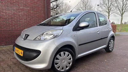 Gebruikt 2009 Peugeot 107 Hatchback | € 2.999 (Eerlijke prijs)