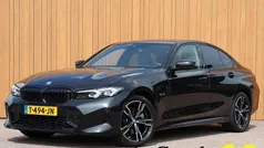 Zwart Gebruikt 2023 BMW 330 M Sport Sedan | € 42.940 (Eerlijke prijs)