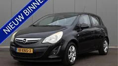 Zwart, metallic lak Gebruikt 2012 Opel Corsa Edition Hatchback | € 2.945 (Eerlijke prijs)