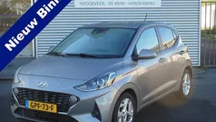 Grijs Gebruikt 2022 Hyundai i10 Premium Hatchback | € 13.950 (Eerlijke prijs)