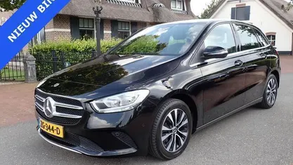 Zwart Gebruikt 2019 Mercedes 180 Business Sedan | € 21.900 (Eerlijke prijs)