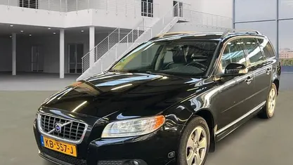 Occasion Volvo V70 Momentum 146 PK (107 kW) 2008 Zwart Stationwagen