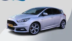 Grijs Gebruikt 2015 Ford Focus ST Hatchback | € 13.900 (Goede deal)