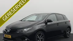 Zwart Gebruikt 2019 Toyota Auris Hybrid Hatchback | € 16.294 (Eerlijke prijs)
