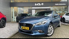 Blauw Gebruikt 2017 Mazda 3 Touring Sedan | € 15.895 (Eerlijke prijs)