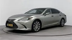 Grijs Gebruikt 2021 Lexus ES300H Executive Line Sedan | € 39.500 (Goede deal)