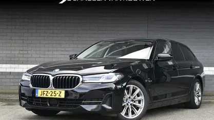 Zwart Gebruikt 2022 BMW 530e Comfort Edition Stationwagen | € 34.885 (Goede deal)
