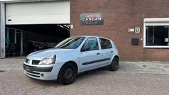 Gebruikt 2003 Renault Clio II Dynamique Hatchback | € 999 (Eerlijke prijs)