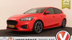Rood Gebruikt 2019 Ford Focus ST-Line Hatchback | € 11.699 (Eerlijke prijs)