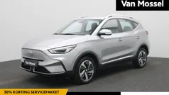 Grijs Gebruikt 2023 MG ZS Comfort Sedan | € 26.495 (Eerlijke prijs)