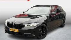 Zwart Gebruikt 2021 BMW 530e Comfort Edition Stationwagen | € 35.999 (Eerlijke prijs)