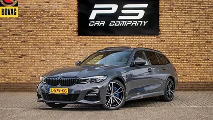 Grijs Gebruikt 2021 BMW 330 M Sport Stationwagen | € 34.950 (Eerlijke prijs)