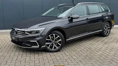 Grijs Gebruikt 2021 VW Passat GTE Stationwagen | € 21.635 (Goede deal)