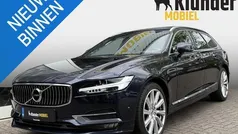 Blauw, metallic lak Gebruikt 2017 Volvo V90 Inscription Stationwagen | € 27.950 (Eerlijke prijs)