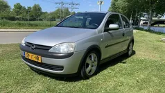 Grijs Gebruikt 2002 Opel Corsa Sport Hatchback | € 1.199 (Eerlijke prijs)