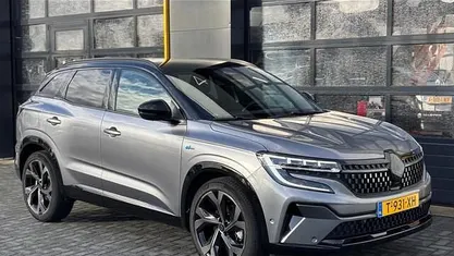 Gebruikt 2023 Renault Austral Techno Esprit Alpine SUV | € 31.950 (Eerlijke prijs)