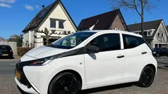 Wit Gebruikt 2015 Toyota Aygo Hatchback | € 7.580 (Eerlijke prijs)