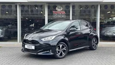 Zwart Nieuw 2025 Toyota Yaris Hybrid Plus Hatchback | € 27.400 (Eerlijke prijs)