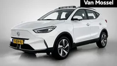 Wit Gebruikt 2023 MG ZS Luxury Sedan | € 19.777 (Eerlijke prijs)