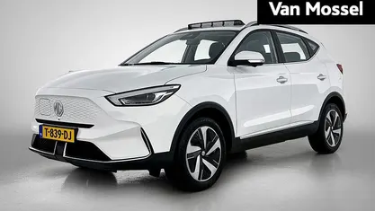 Wit Gebruikt 2023 MG ZS Luxury Sedan | € 19.777 (Eerlijke prijs)