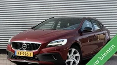 Rood Gebruikt 2016 Volvo V40 CC Summum Stationwagen | € 15.950 (Eerlijke prijs)