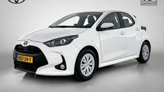Wit Gebruikt 2024 Toyota Yaris Hybrid Active Hatchback | € 22.945 (Eerlijke prijs)