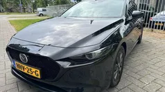 Zwart, metallic lak Gebruikt 2020 Mazda 3 Luxury Hatchback | € 22.950 (Eerlijke prijs)
