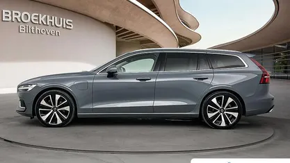 Occasion 2026 Volvo V60 Plus Stationwagen | € 37.895 (Super prijs)