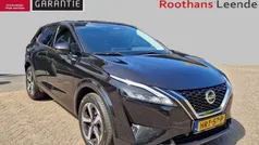 Zwart, metallic lak Gebruikt 2022 Nissan Qashqai N-Connecta SUV | € 28.400 (Eerlijke prijs)