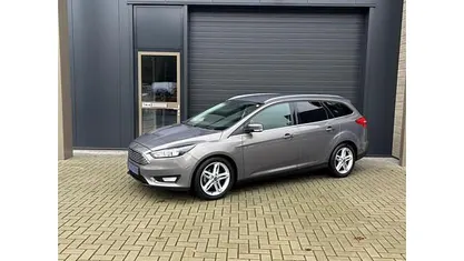 Bruin Gebruikt 2015 Ford Focus Titanium Stationwagen | € 7.950 (Eerlijke prijs)