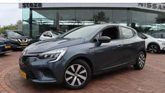 Gebruikt 2022 Renault Clio V Equilibre Hatchback | € 14.445 (Eerlijke prijs)