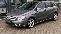 Grijs Gebruikt 2013 Mercedes B180 Ambition MPV | € 12.995 (Eerlijke prijs)