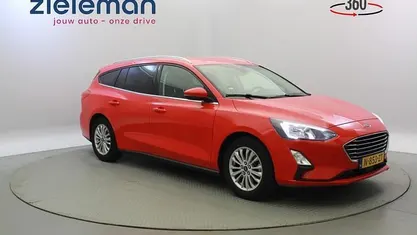 Rood, metallic lak Gebruikt 2022 Ford Focus Business Edition Stationwagen | € 10.845 (Super prijs)