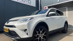 Wit, metallic lak Gebruikt 2017 Toyota RAV4 Hybrid Style SUV | € 22.400 (Eerlijke prijs)