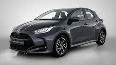 Grijs Gebruikt 2021 Toyota Yaris Hybrid Business Edition Hatchback | € 19.950 (Eerlijke prijs)