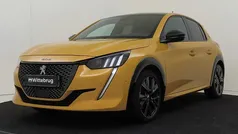 Geel, metallic lak Gebruikt 2021 Peugeot 208 GT Hatchback | € 20.925 (Eerlijke prijs)
