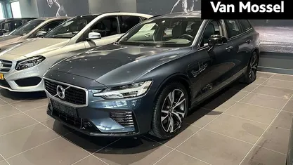 Gebruikt 2020 Volvo V60 R-Design Stationwagen | € 33.900 (Eerlijke prijs)